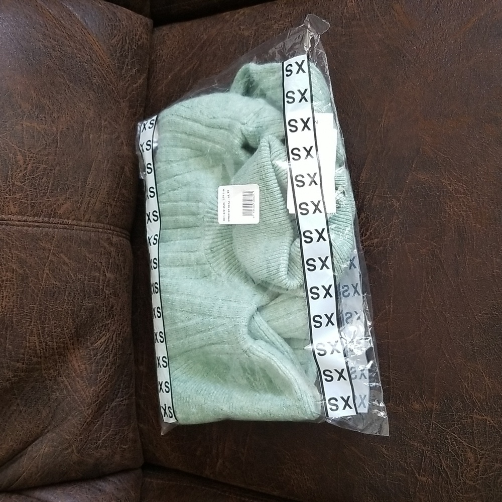 Cute Mango Light Green Princess Puffed Sleeve Barbie Crop Sweater XS - Picture 11 of 11